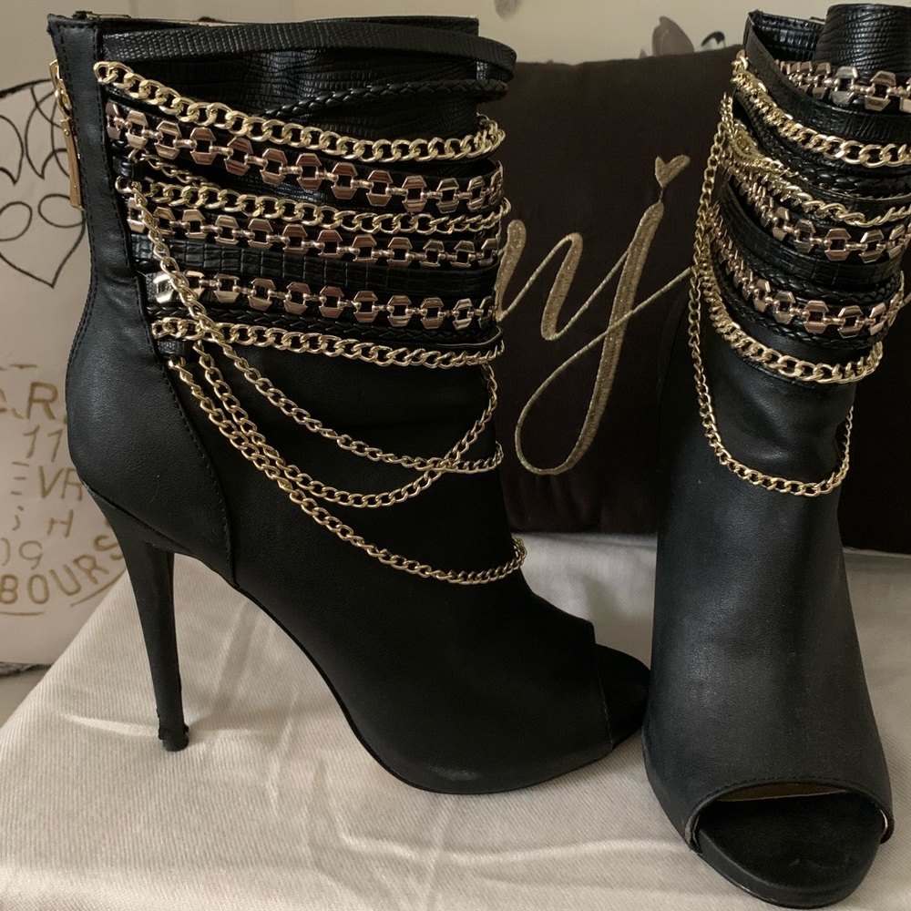 Bebe “Alyssa” open toe booties
